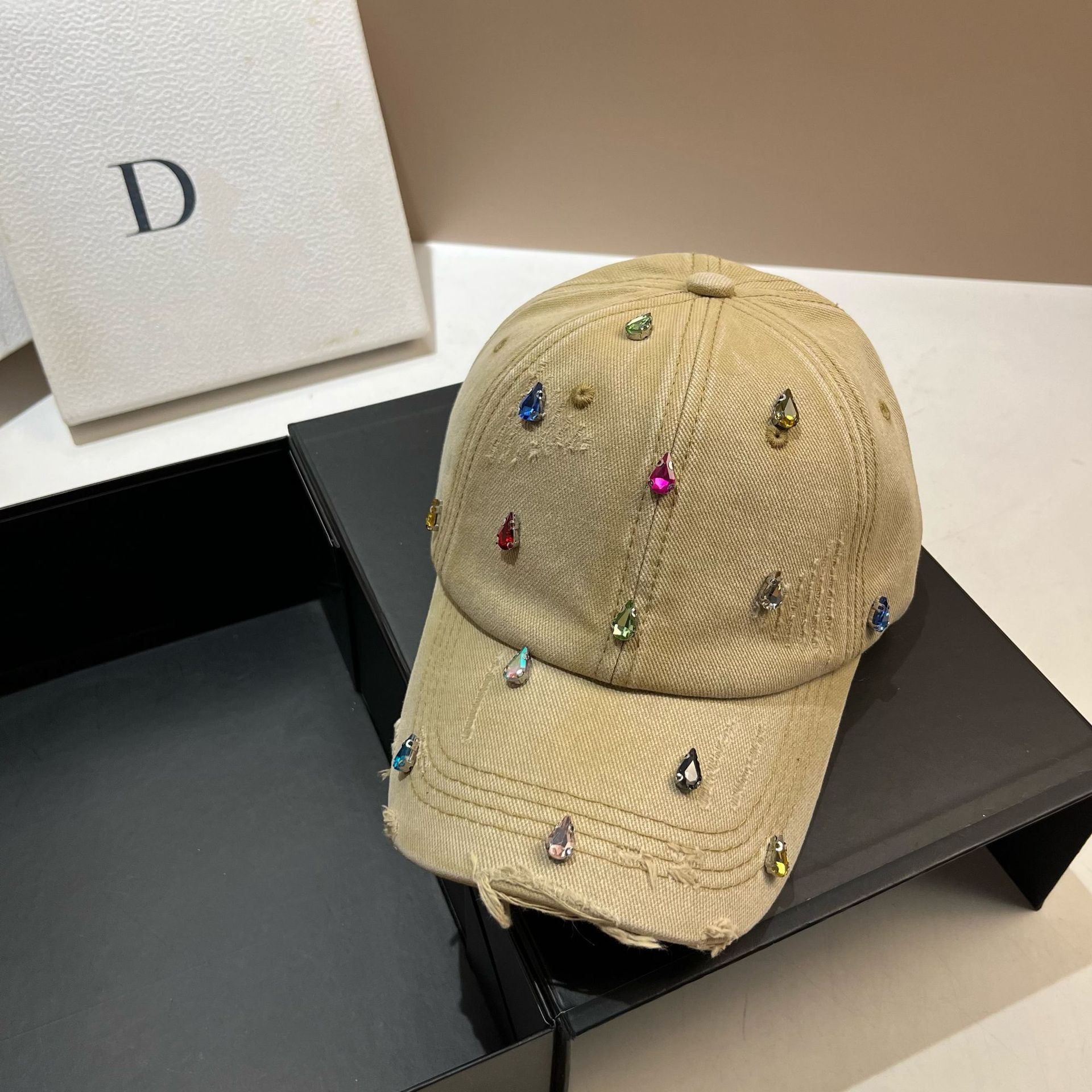 Luxury Rhinestone Cotton Washe - đánh giá và giá Streetwear Brand Beanie