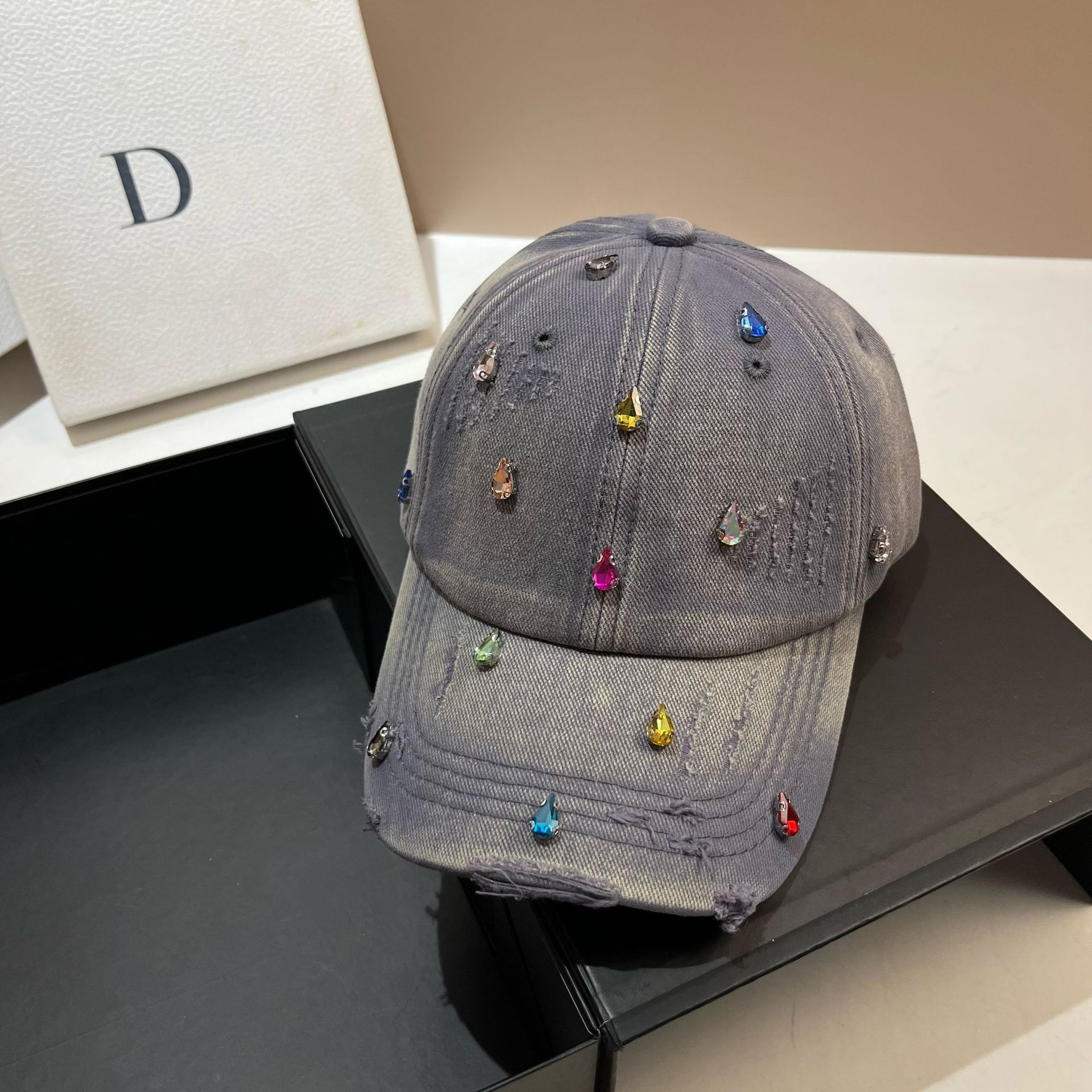 Luxury Rhinestone Cotton Washe - đánh giá và giá Streetwear Brand Beanie