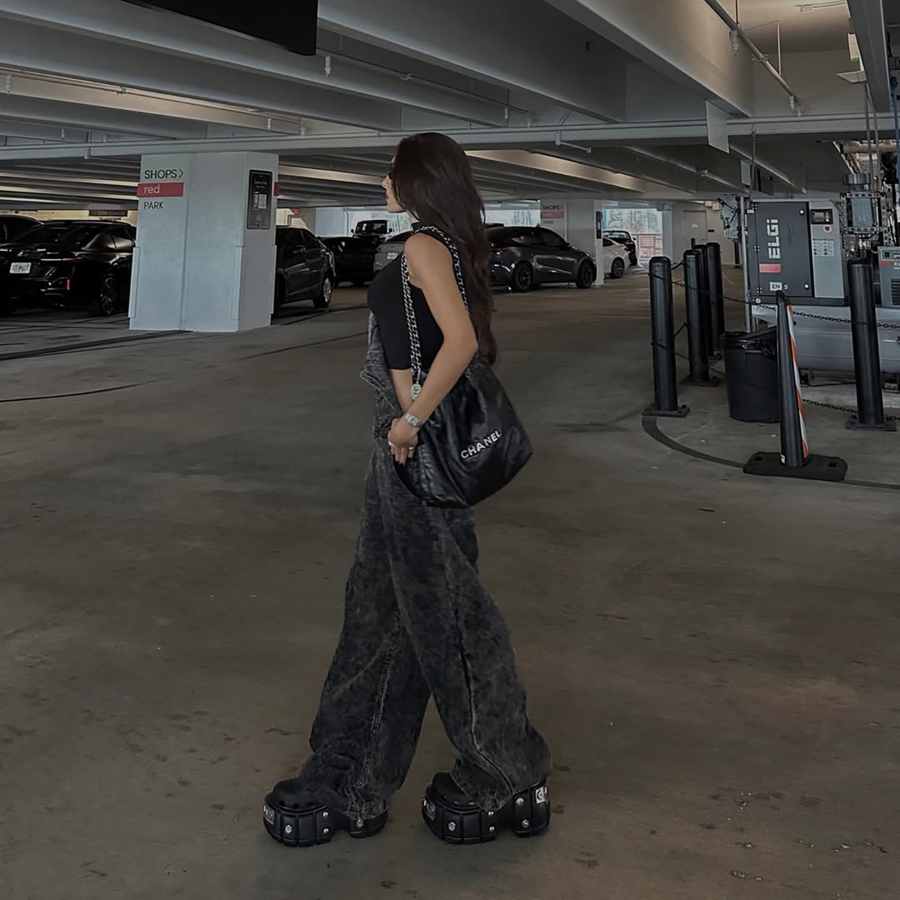 The New Streetwear Brand Aged  - đánh giá và giá Streetwear High End Brand