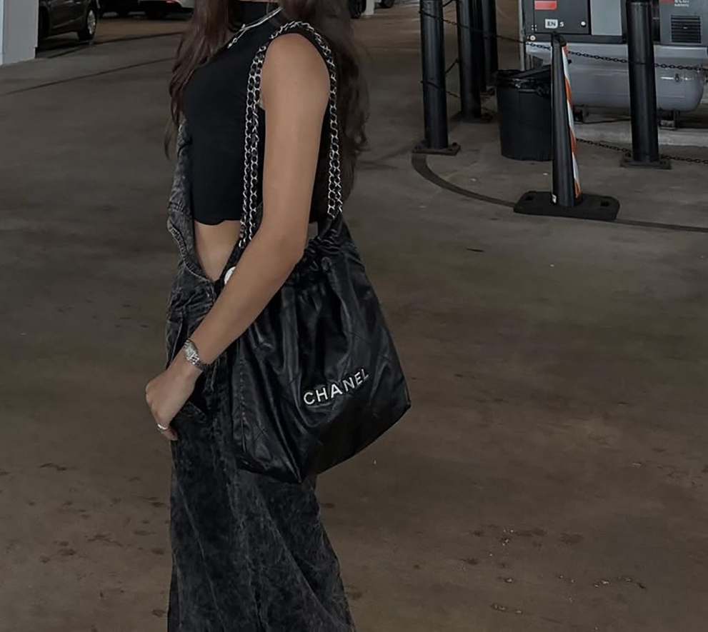 The New Streetwear Brand Aged  - đánh giá và giá Streetwear High End Brand